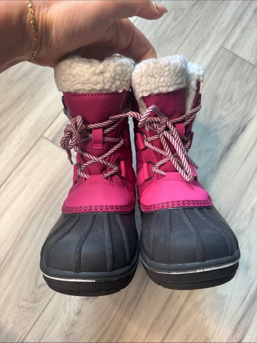 Girl’s winter boots